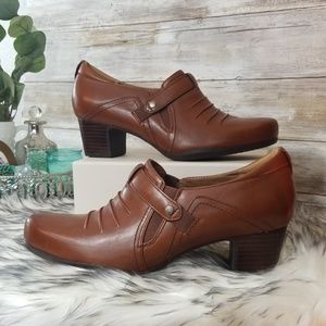 NWOT Clarks Tan Loafer Pump Size 10